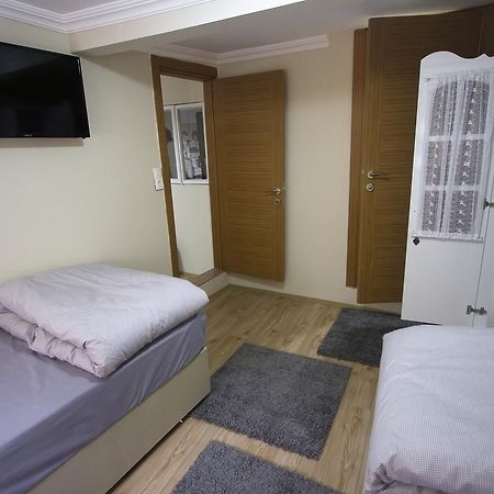 Istanbul Erasmus House Bagian luar foto